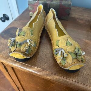 NWOT Socofy Genuine Leather Yellow Women’s Shoes